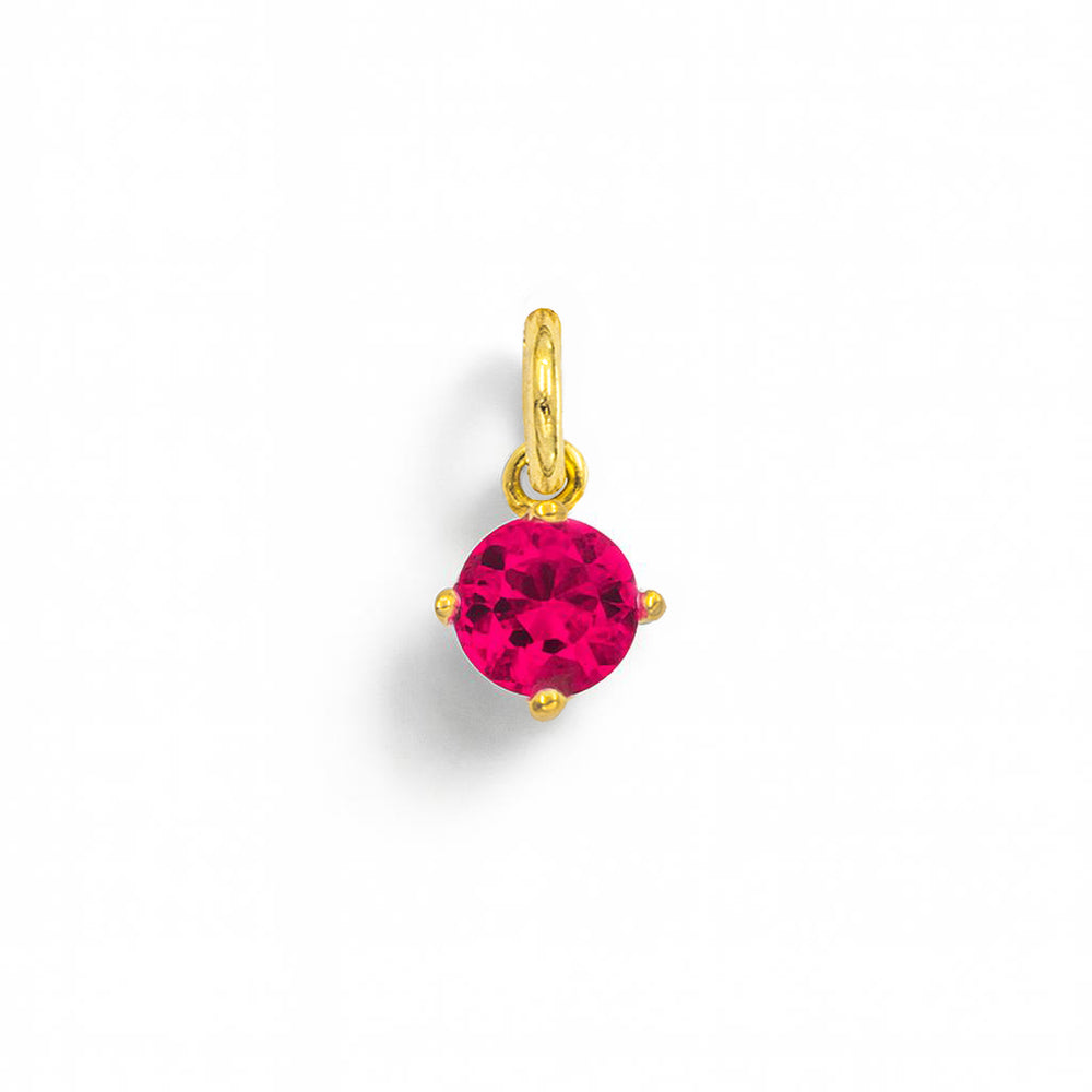 Charm de circonita de rubí rojo en oro amarillo