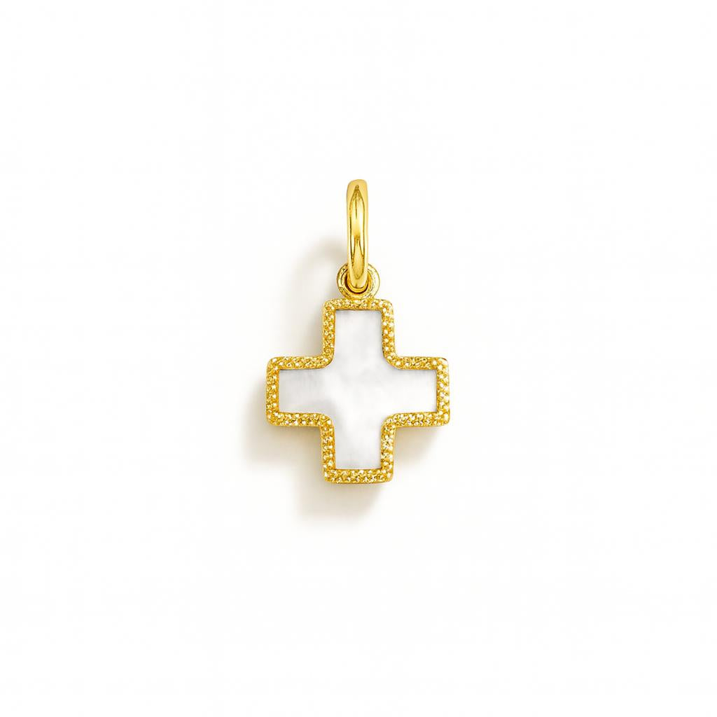 Charm Cruz en Oro Amarillo y Nácar