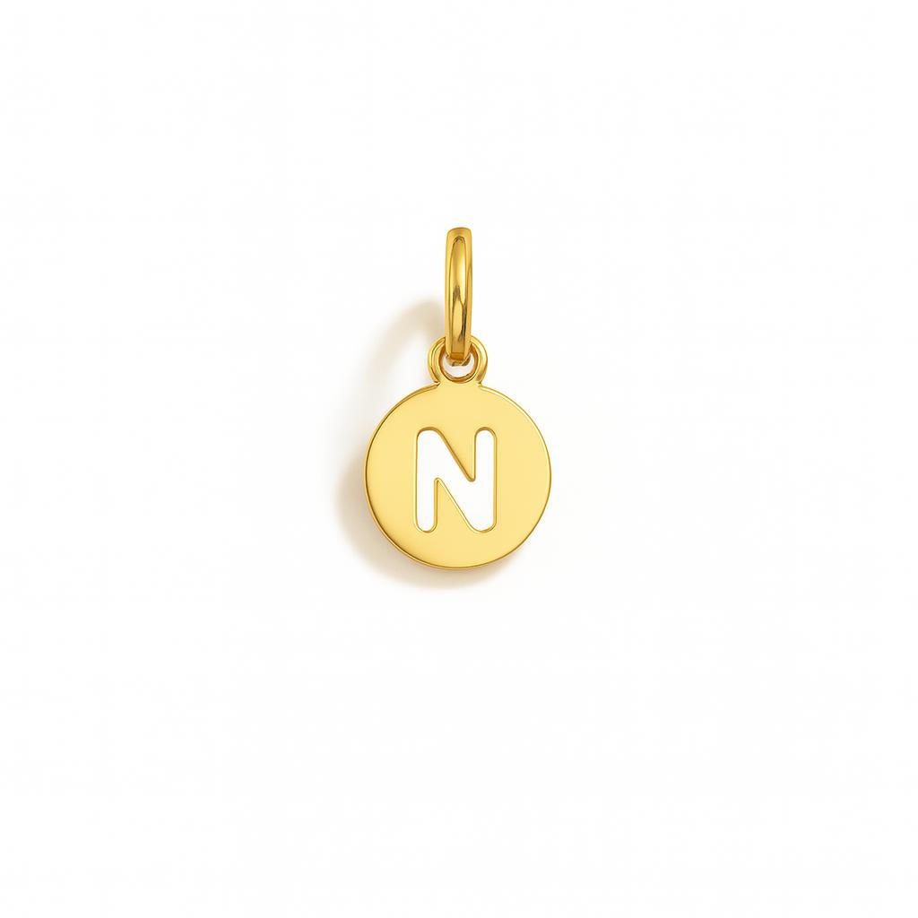 Charm con la letra N en oro amarillo – Modelo 3