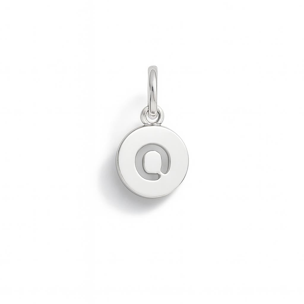 Letter O Charm in White Gold – Model 3