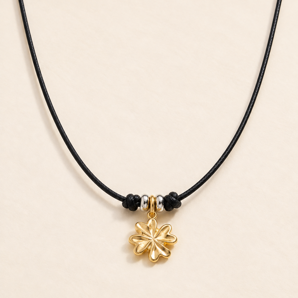 Collar Trébol de Cuatro Hojas con Cordón