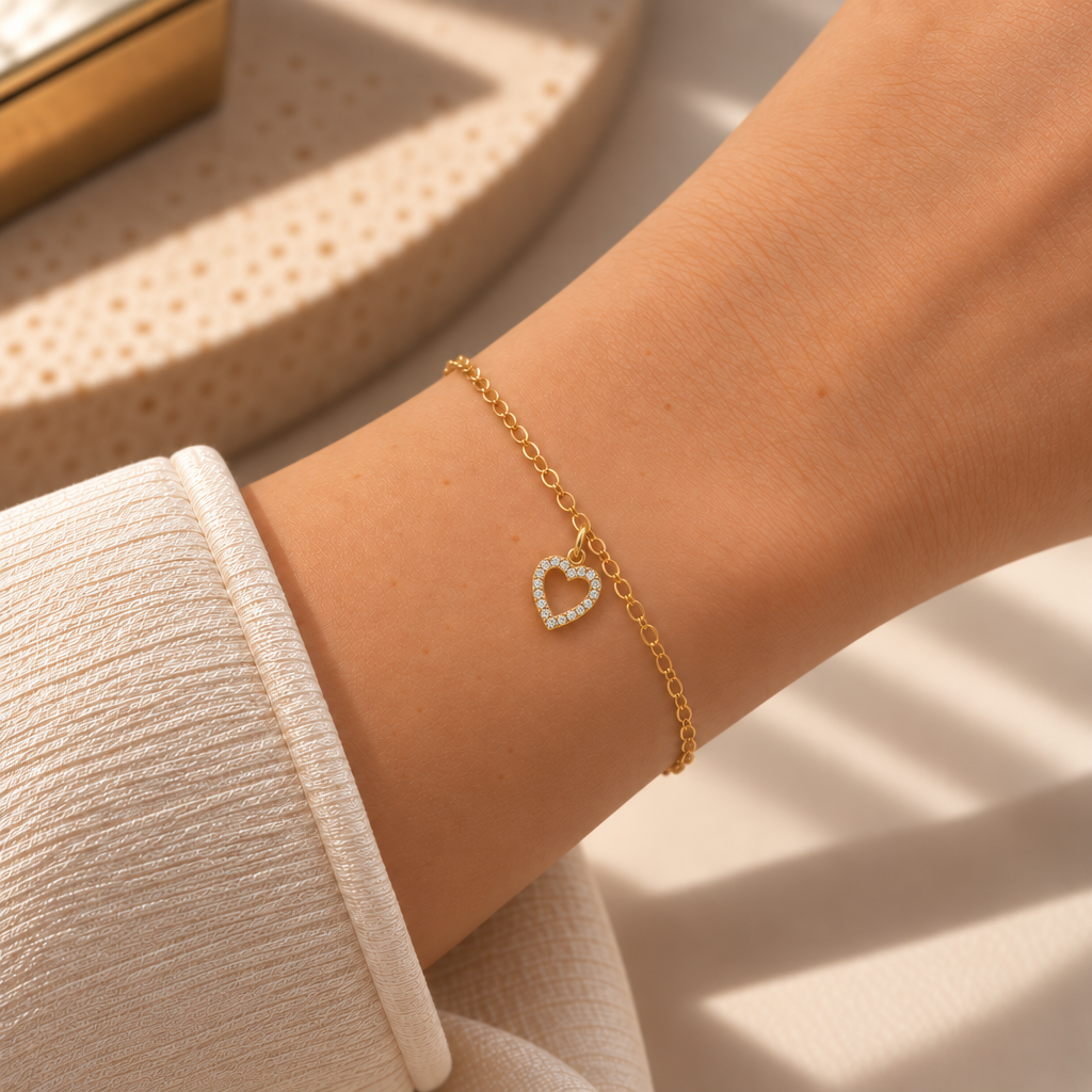 Bracciale Cuore in Oro Giallo indossato | Facco Gioielli