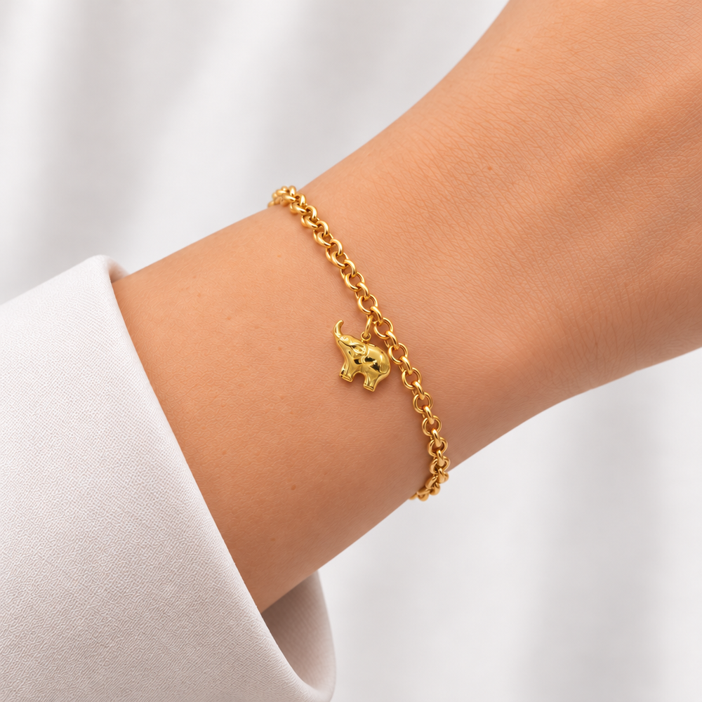 Bracciale Rolò con Elefante in Oro Giallo indossato | Facco Gioielli